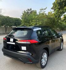 TOYOTA COROLLA CROSS 1.8 HEV X TOP OF THE LINE (1800cc) ZERO METER
Model 2024 | Registered 2024
Black Color
Top of the line
Brand New 
Ready Delivery 
Exchange possible with any car

For inspection
Available at SUPREME CARS
Plot # 151/F,Under Imam heights,Shop no.1&2, Main Khalid Bin Walid Rd, Karachi, Sindh 75400

|  Premium Cars |  Best Prices |  Optimum Performance | 
#supremecarsgang