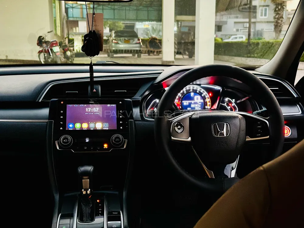 Honda Civic 2018 for Sale in Faisalabad Honda Civic 2018 for Sale in Faisalabad Image-10