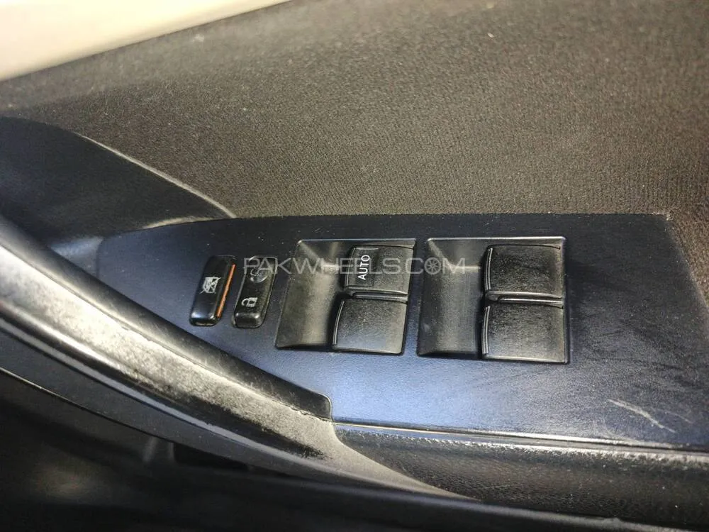 Toyota Corolla 2015 for Sale in Lahore Toyota Corolla 2015 for Sale in Lahore Image-33