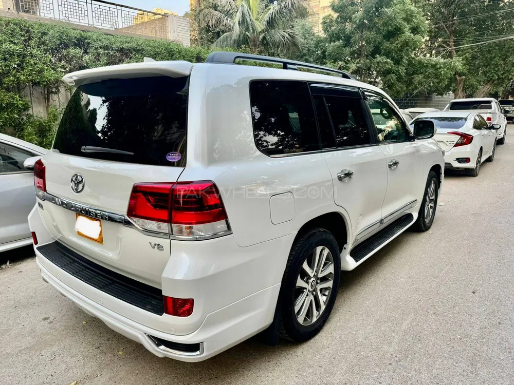 Toyota Land Cruiser 2015 for Sale in Karachi Toyota Land Cruiser 2015 for Sale in Karachi Image-18