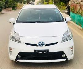 Toyota Prius S LED Edition 1.8 2015 for Sale