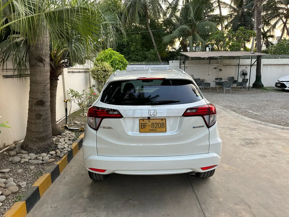 Honda Vezel 2015 for Sale in Karachi Honda Vezel 2015 for Sale in Karachi Image-8