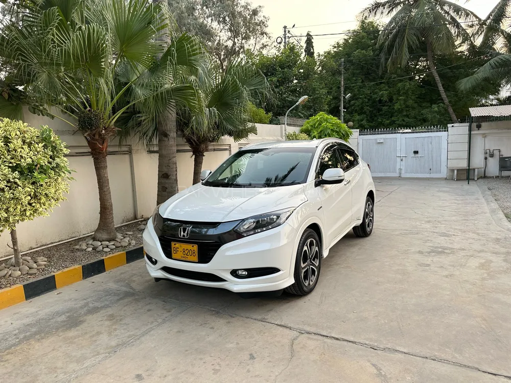 Honda Vezel 2015 for Sale in Karachi Honda Vezel 2015 for Sale in Karachi Image-4