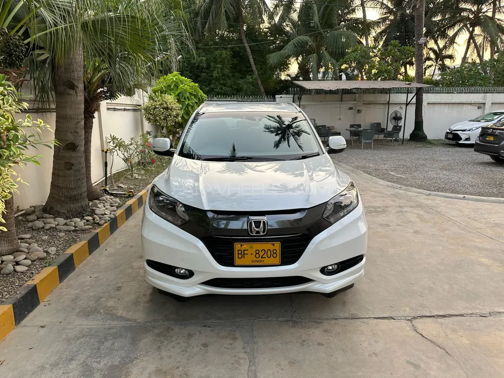 Honda Vezel 2015 for Sale in Karachi Honda Vezel 2015 for Sale in Karachi Image-9