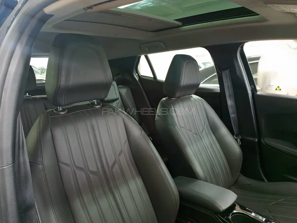 Peugeot 2008 2023 for Sale in Islamabad Peugeot 2008 2023 for Sale in Islamabad Image-9
