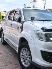 Toyota Hilux 4x4 Double Cab 3.0 L 2013 for Sale