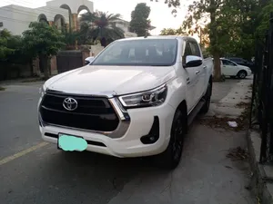 Toyota Hilux Revo V Automatic 2.8 2022 for Sale