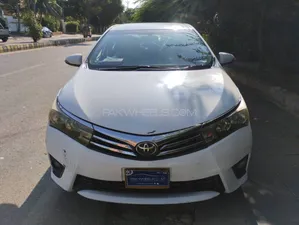 Toyota Corolla Altis CVT-i 1.8 2015 for Sale