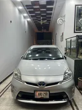 Toyota Prius S 1.8 2014 for Sale