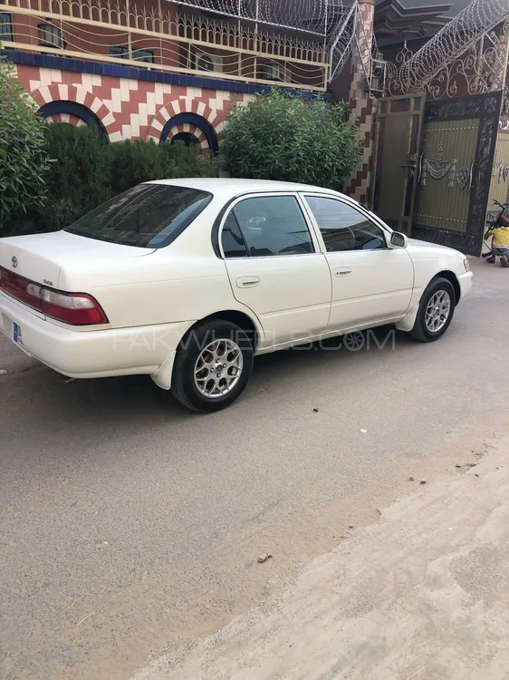 Toyota Corolla 2001 for Sale in Fort Abbass Image-1