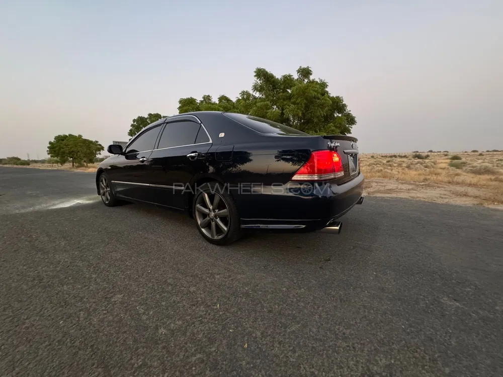 Toyota Crown 2004 for Sale in Lahore Toyota Crown 2004 for Sale in Lahore Image-13