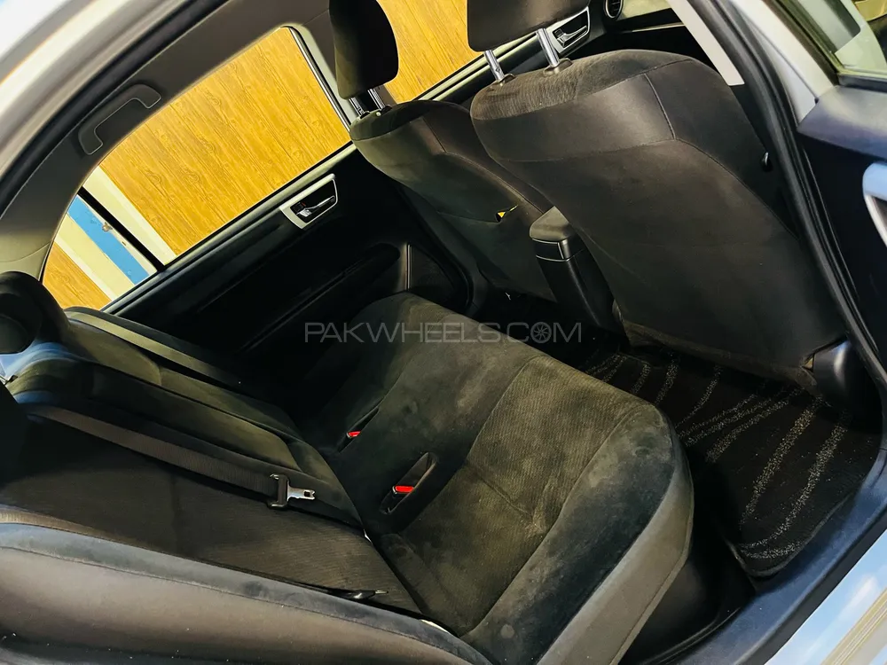 Toyota Corolla Axio 2013 for Sale in Lahore Toyota Corolla Axio 2013 for Sale in Lahore Image-12