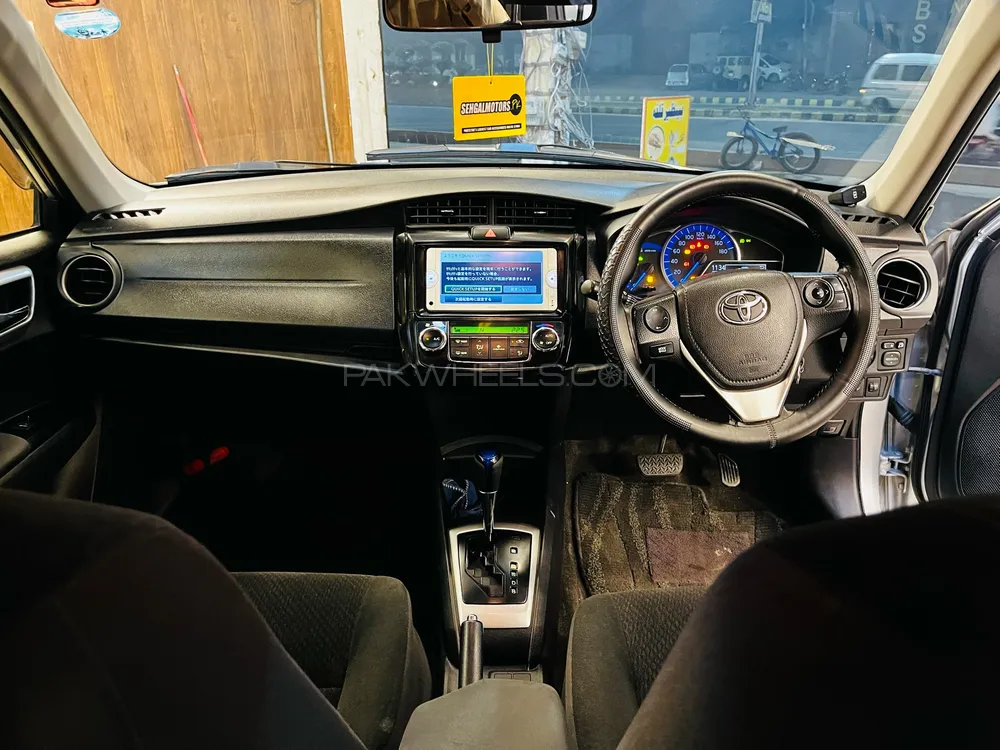 Toyota Corolla Axio 2013 for Sale in Lahore Toyota Corolla Axio 2013 for Sale in Lahore Image-13