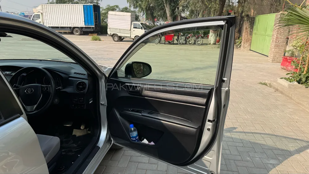Toyota Corolla Axio 2016 for Sale in Gujranwala Toyota Corolla Axio 2016 for Sale in Gujranwala Image-6