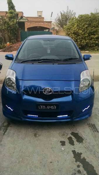 Toyota Vitz 2007 for Sale in Sahiwal Image-1