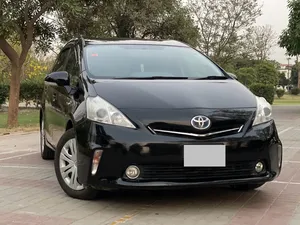 Toyota Prius Alpha S Touring 2012 for Sale