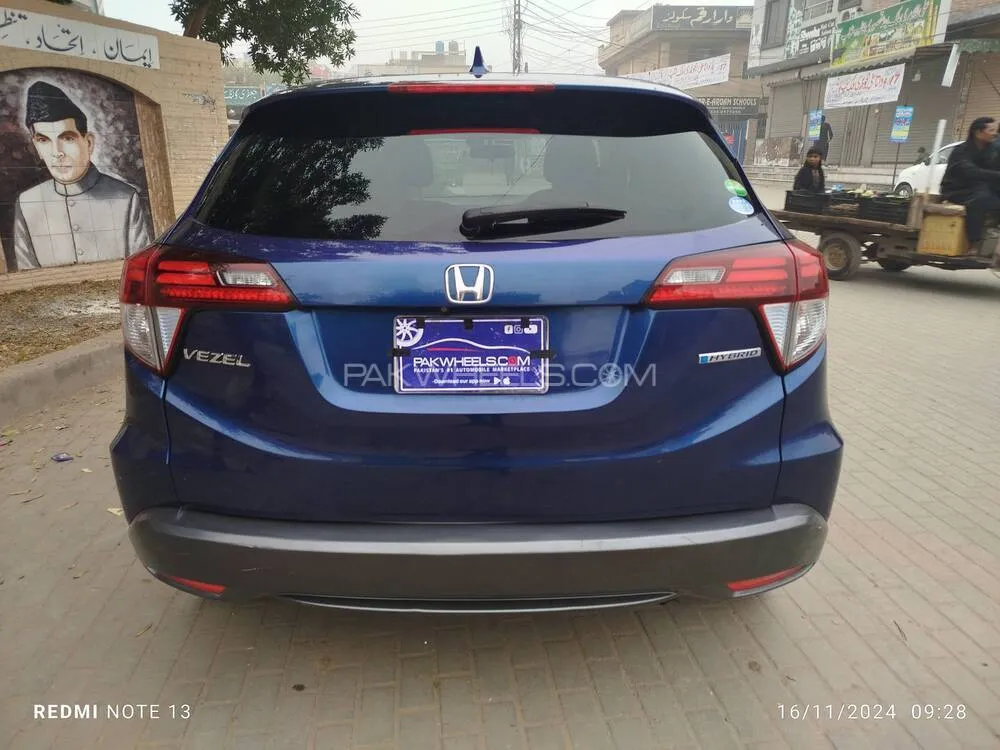 Honda Vezel 2015 for Sale in Lahore Honda Vezel 2015 for Sale in Lahore Image-4