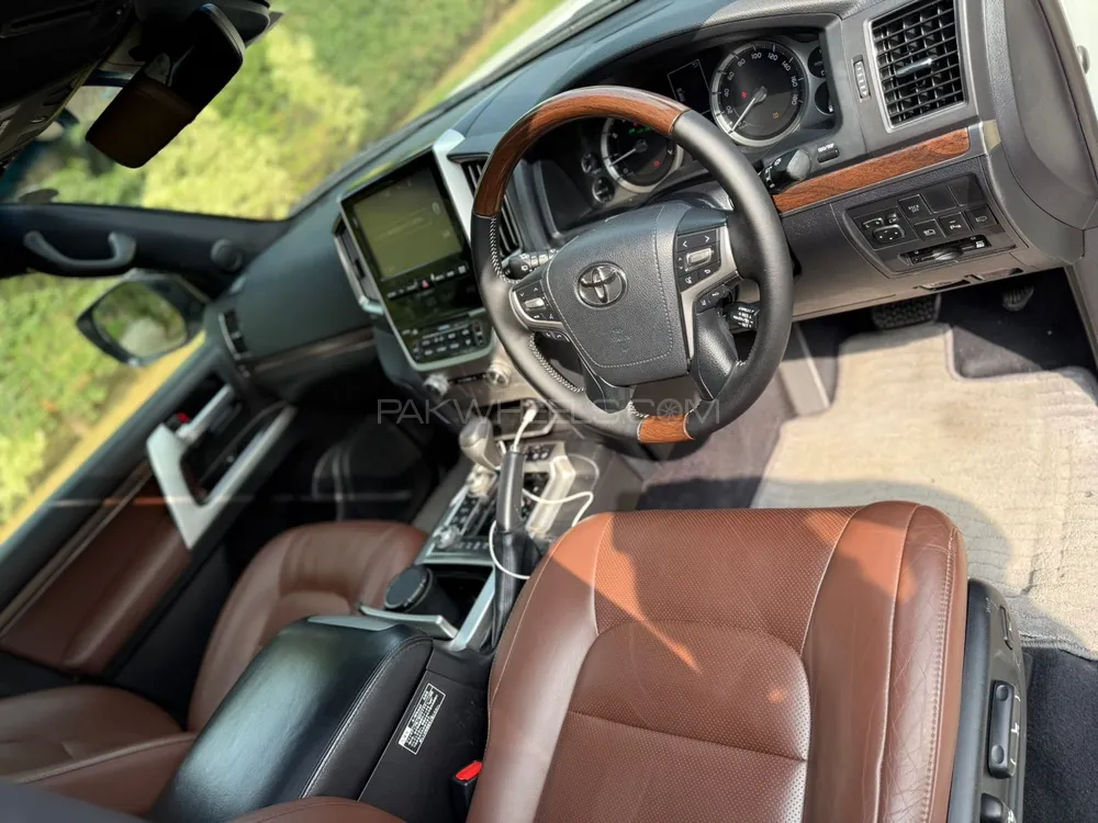 Toyota Land Cruiser ZX 2019 for sale in Lahore | PakWheels