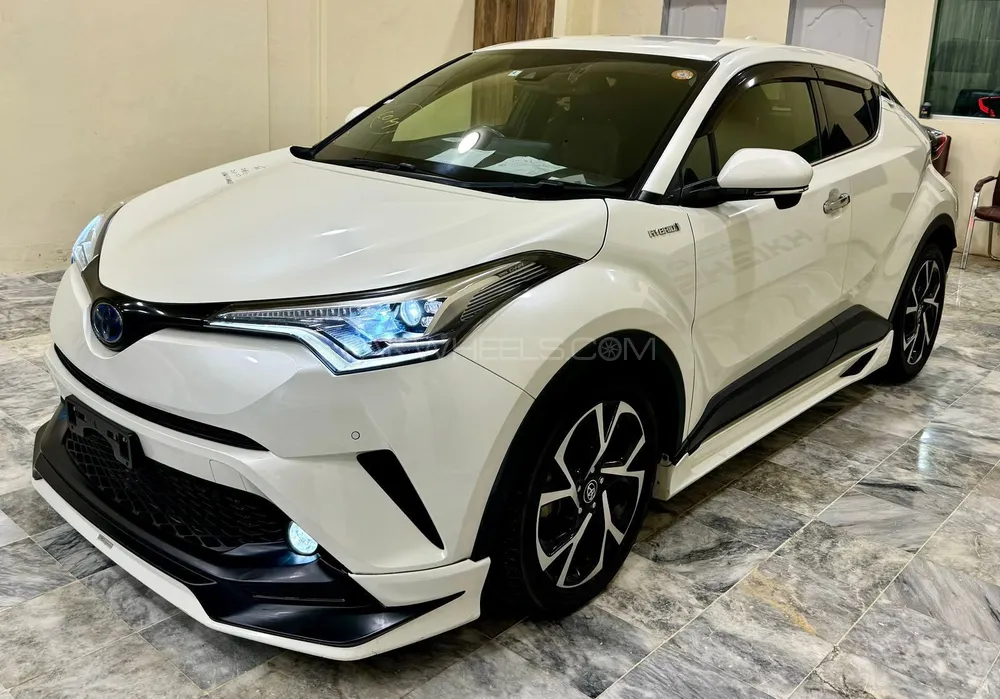 Toyota C-HR 2018 for Sale in Karachi Toyota C-HR 2018 for Sale in Karachi Image-7