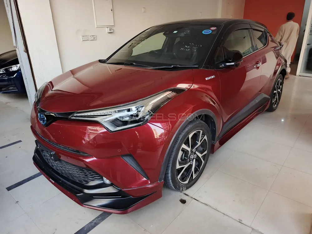 Toyota C-HR 2018 for Sale in Karachi Toyota C-HR 2018 for Sale in Karachi Image-4