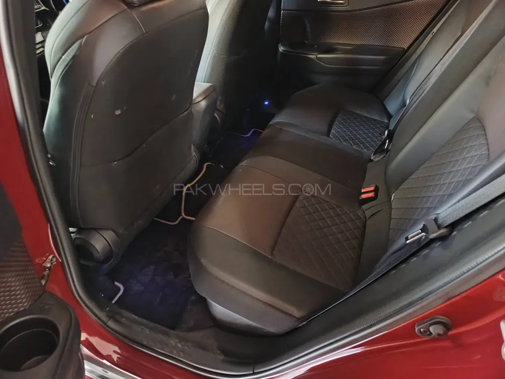Toyota C-HR 2018 for Sale in Karachi Toyota C-HR 2018 for Sale in Karachi Image-17