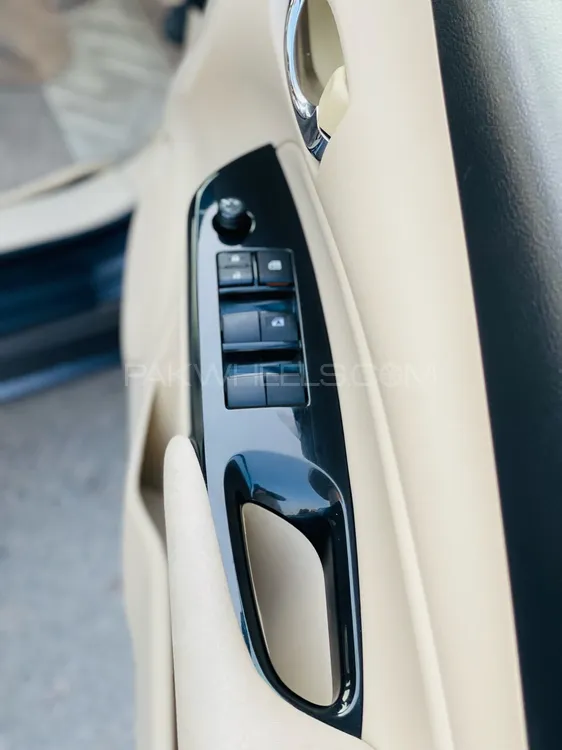 Toyota Yaris Sedan 2020 for Sale in Lahore Toyota Yaris Sedan 2020 for Sale in Lahore Image-10