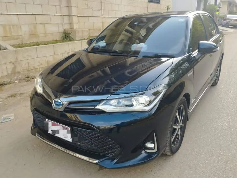 Toyota Corolla Axio 2017 for Sale in Karachi Image-1