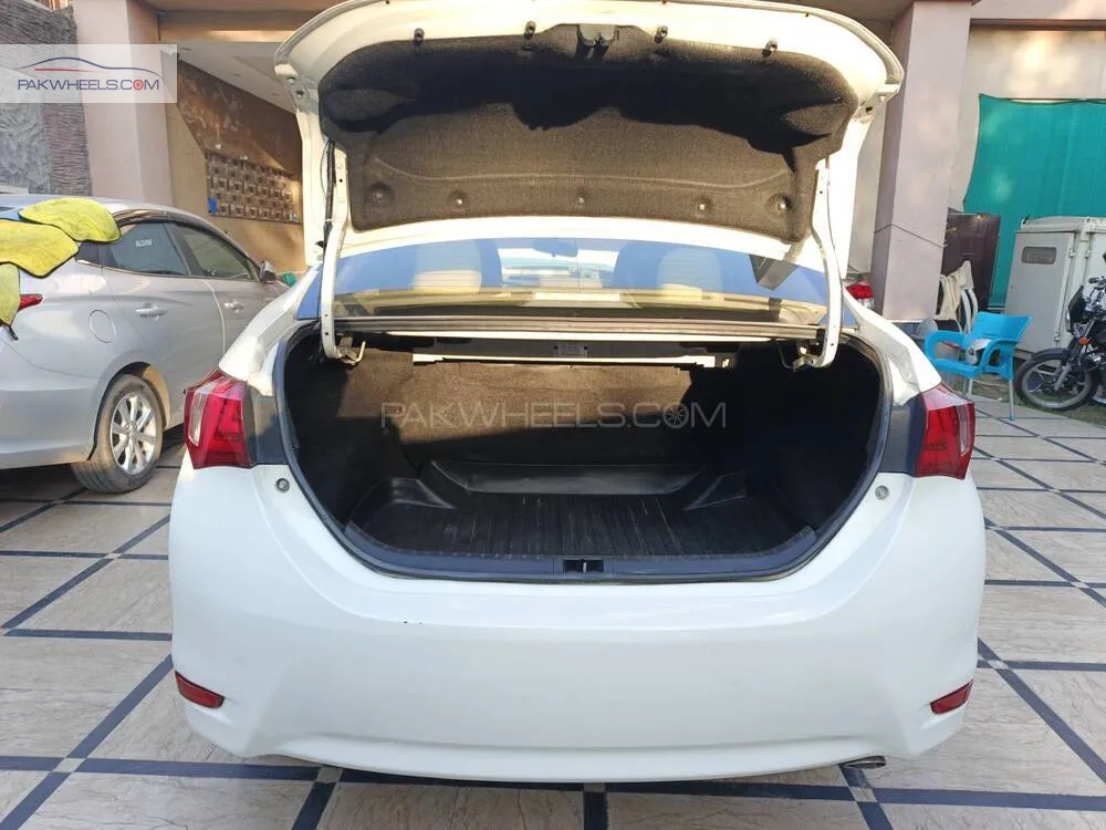 Toyota Corolla 2015 for Sale in Lahore Toyota Corolla 2015 for Sale in Lahore Image-12