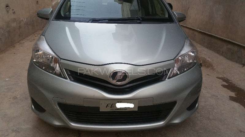 Toyota Vitz 2012 for Sale in Mandi bahauddin Image-1