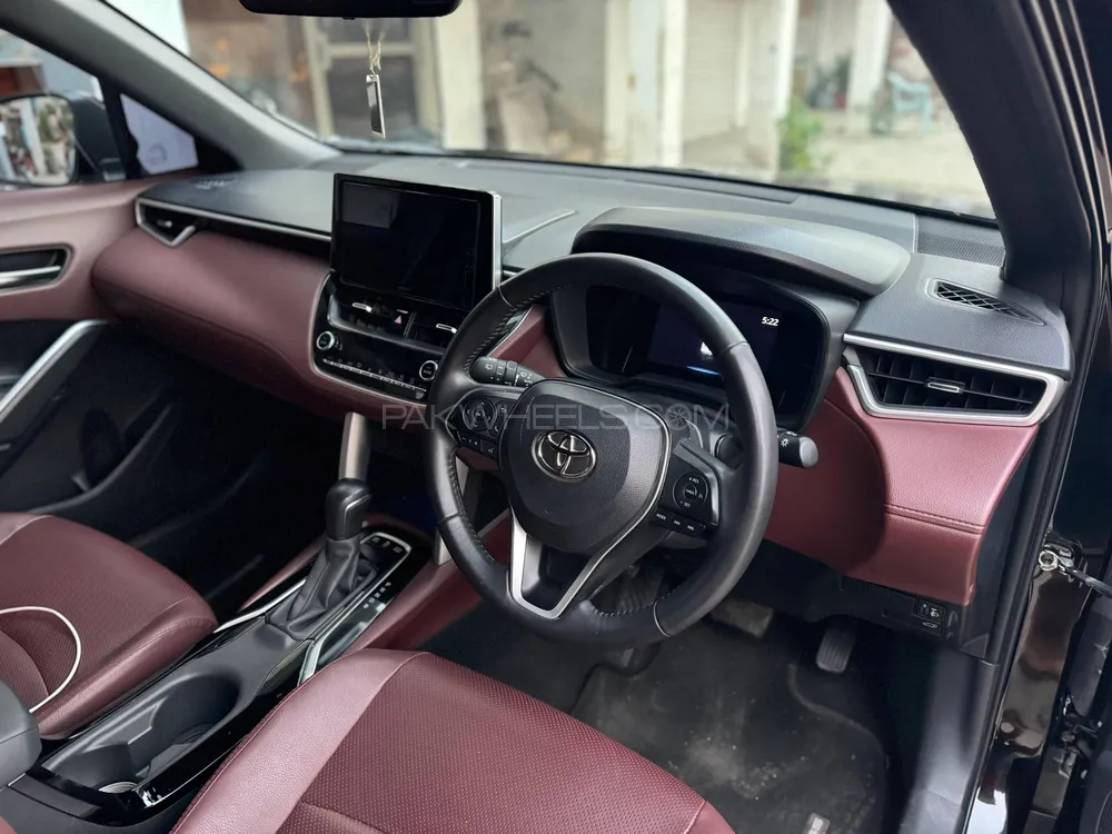 Toyota Corolla Cross 2024 for Sale in Lahore Image-1