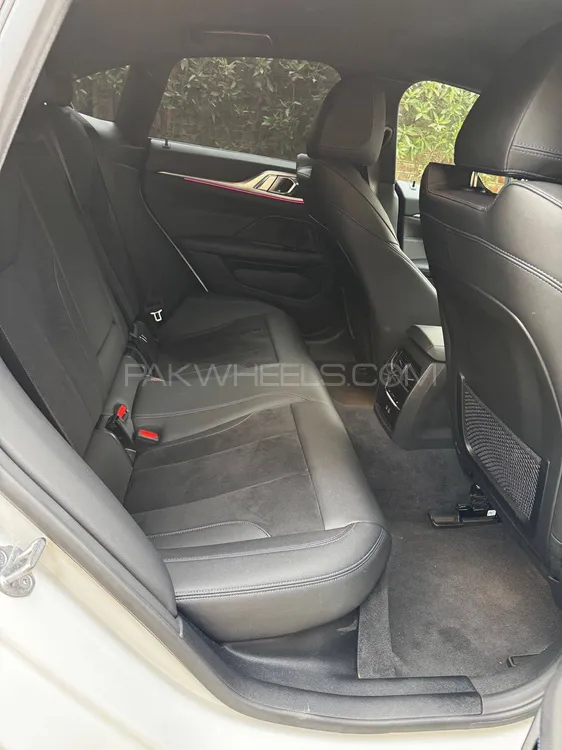 BMW i4 2022 for Sale in Lahore BMW i4 2022 for Sale in Lahore Image-11