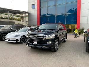 Make: Land Cruiser ZX
Model: 2019
Mileage: 23,500 km 
Reg year: 2019

*Original TV + 4 cameras
*Rear entertainment 
*Cool box
*Back autodoor 
*Sunroof
*Radar 
*7 seater

Calling and Visiting Hours

Monday to Saturday 

11:00 AM to 7:00 PM