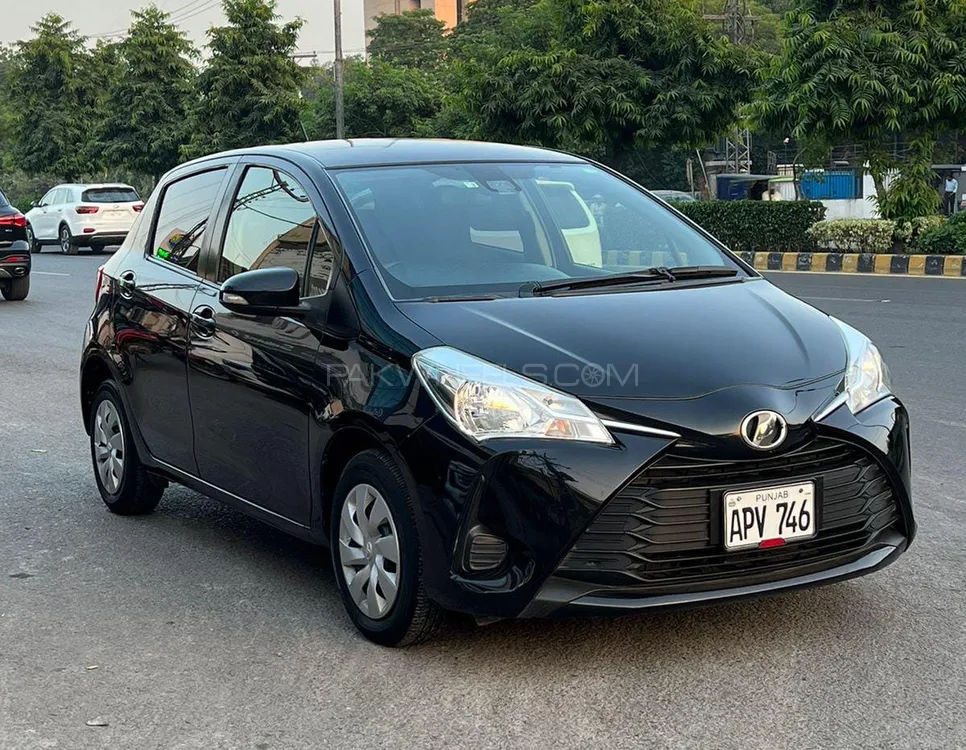Toyota Vitz 2018 for Sale in Lahore Image-1