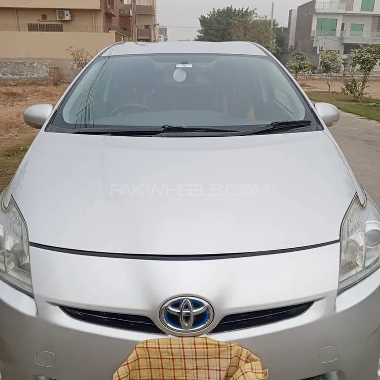 Toyota Prius 2011 for Sale in Multan Image-1