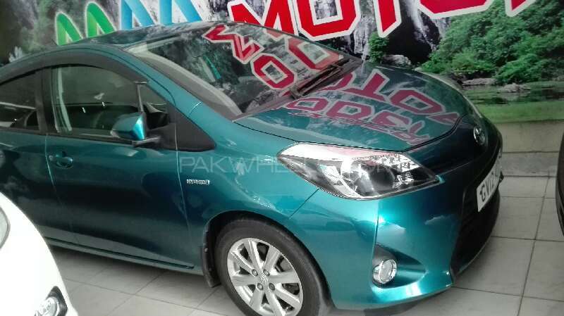 Toyota Yaris 2012 for Sale in Lahore Image-1