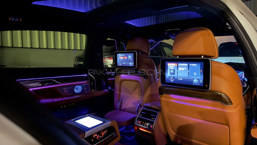 بی ایم ڈبلیو 7 سیریز 2019 for Sale in لاہور بی ایم ڈبلیو 7 سیریز 2019 for Sale in لاہور Image-7