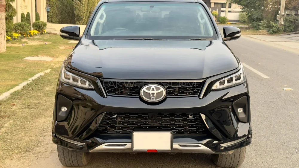 Toyota Fortuner 2017 for Sale in Lahore Image-1