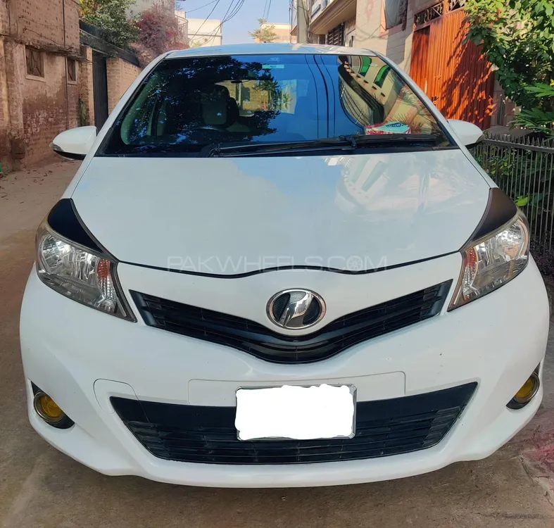 Toyota Vitz 2016 for Sale in Toba Tek Singh Image-1
