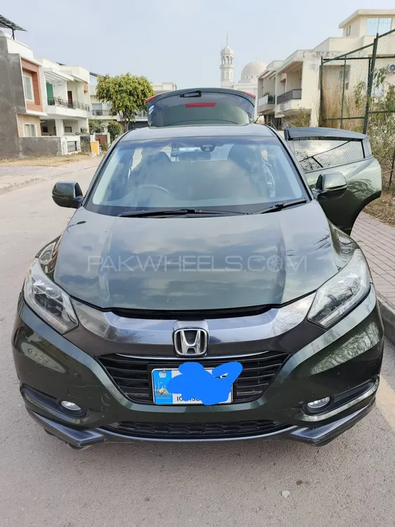 Honda Vezel 2015 for Sale in Islamabad Image-1