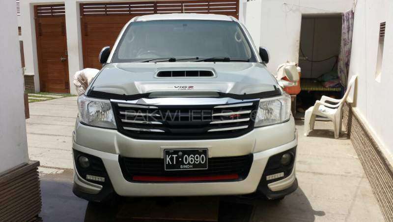 Toyota Hilux 2011 for Sale in Karachi Image-1