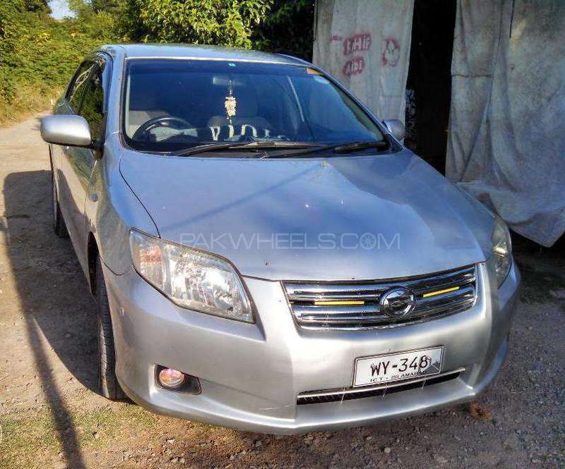 Toyota Corolla Axio 2013 for Sale in Wah cantt Image-1