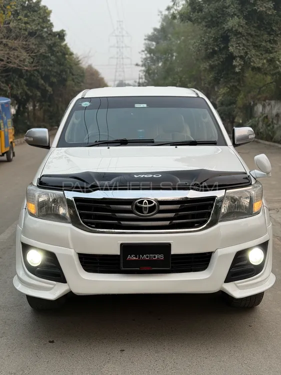 Toyota Hilux 2014 for Sale in Lahore Image-1