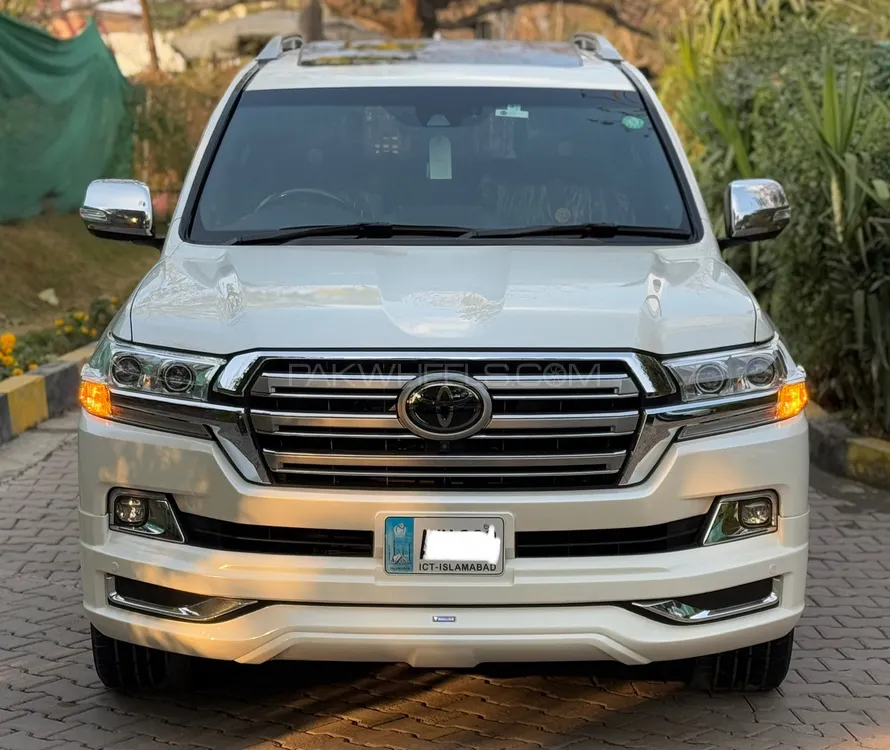 Toyota Land Cruiser 2017 for Sale in Islamabad Image-1