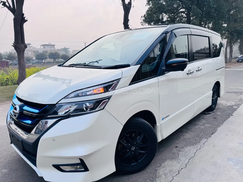 Nissan Serena 2019 for Sale in Lahore Image-1