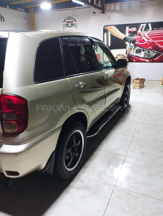 ٹویوٹا راو 4 2003 for Sale in لاہور ٹویوٹا راو 4 2003 for Sale in لاہور Image-5