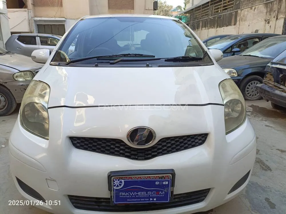 Toyota Vitz 2009 for Sale in Karachi Image-1