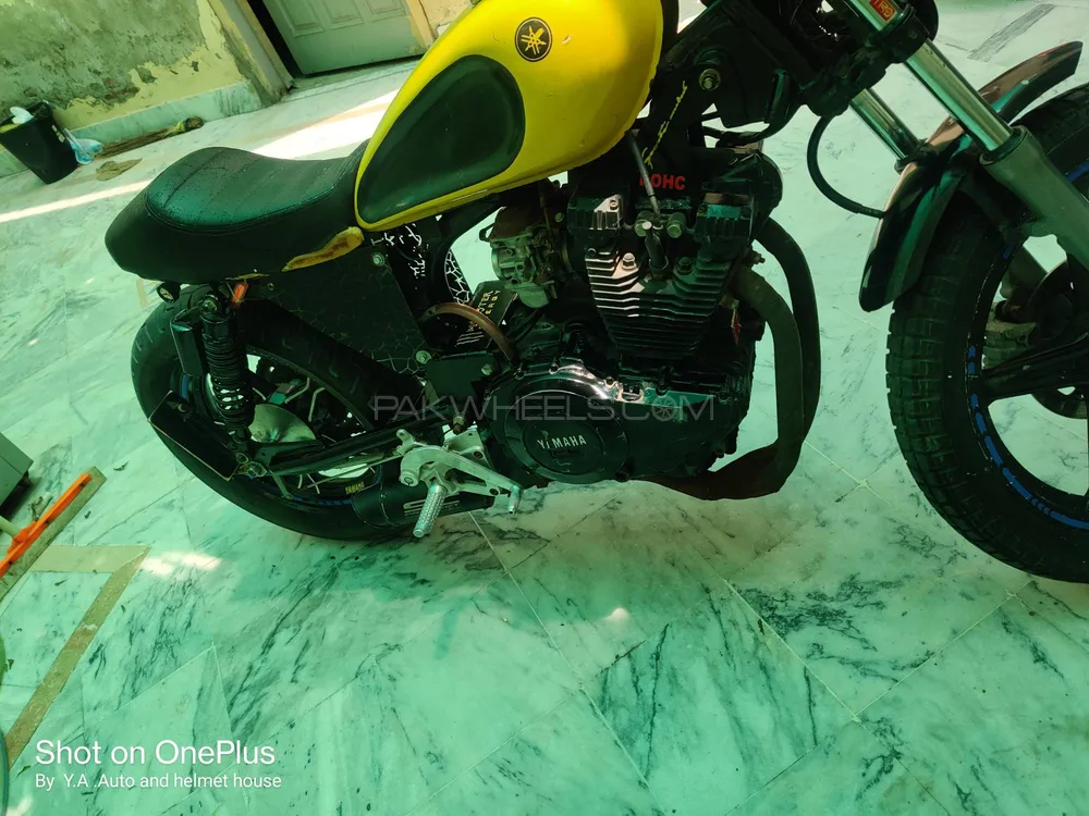 Yamaha FZR 400 2000 for Sale Image-1
