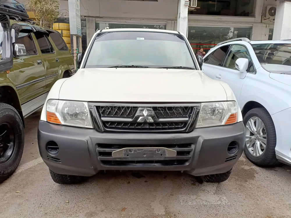 Mitsubishi Pajero 2005 for Sale in Islamabad Image-1