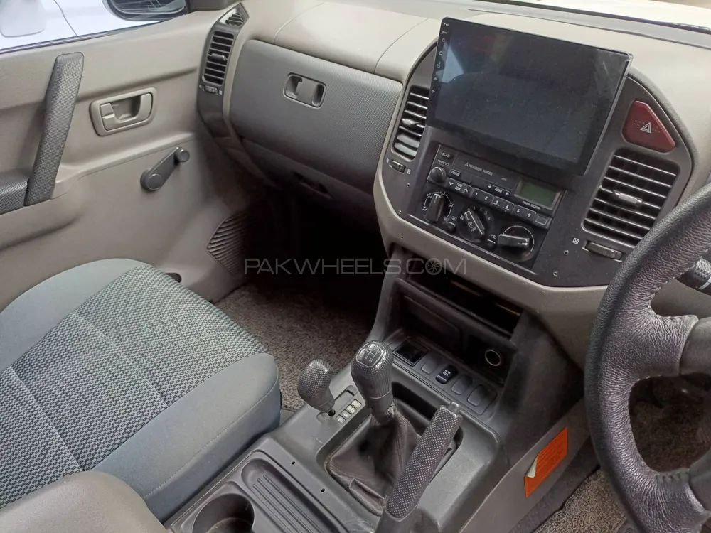 Mitsubishi Pajero 2005 for Sale in Islamabad Mitsubishi Pajero 2005 for Sale in Islamabad Image-11