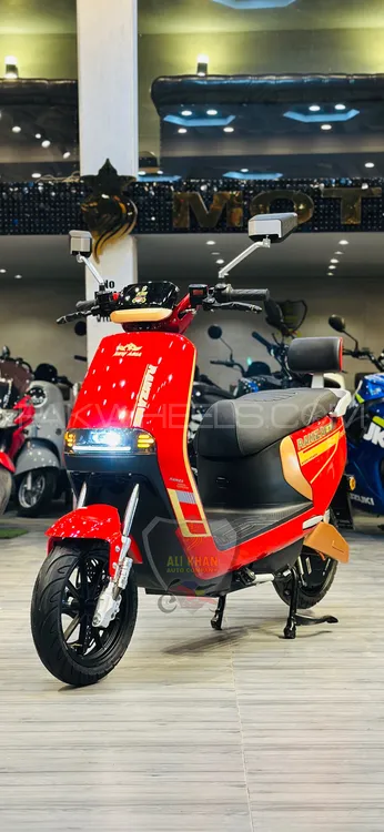 Lectrix Scooty 2025 for Sale Image-1